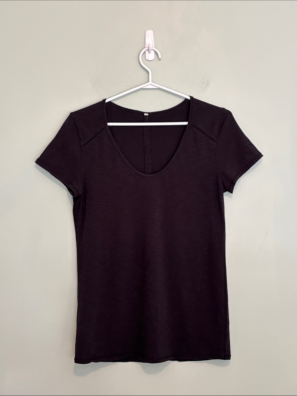 Lululemon Black Scoop Neck T-Shirt (Size S)